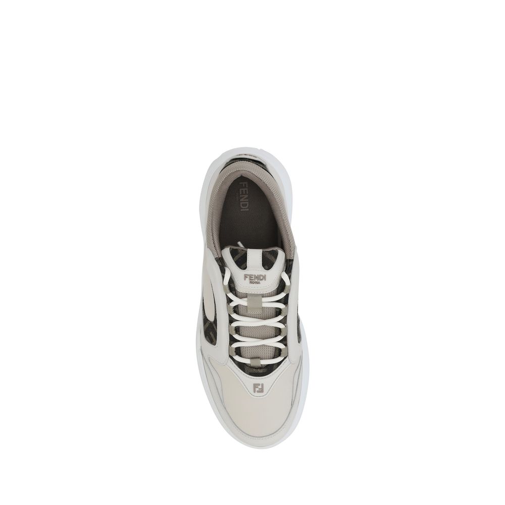 Fendi vita sneakers i kalvskinn av nötkreatur med lågt skaft