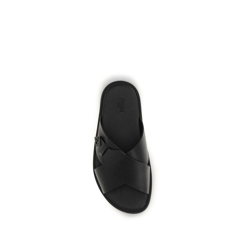 Fendi Svarta platta sandaler i kalvskinn