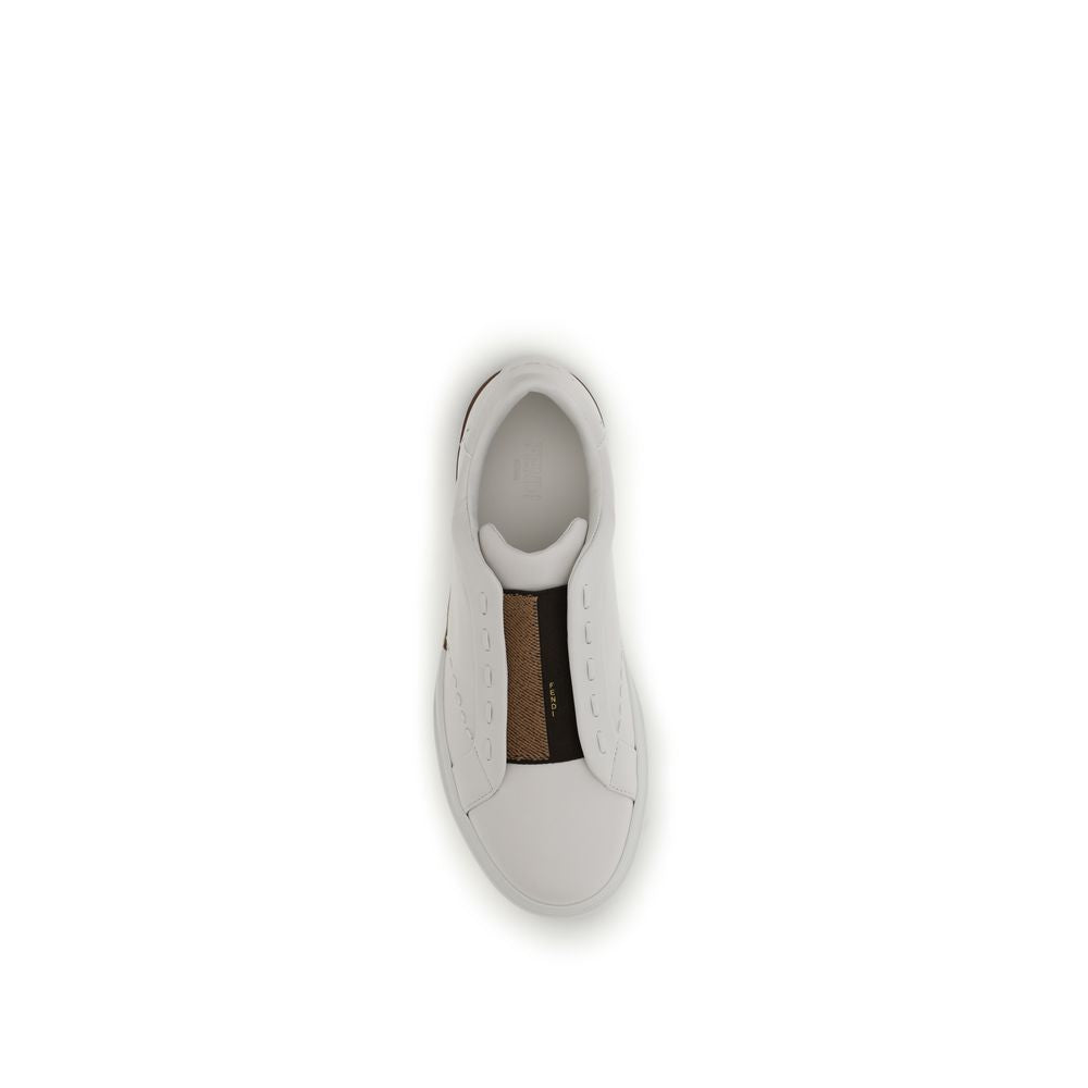 Fendi vita sneakers i kalvskinn av Bos Taurus med lågt skaft