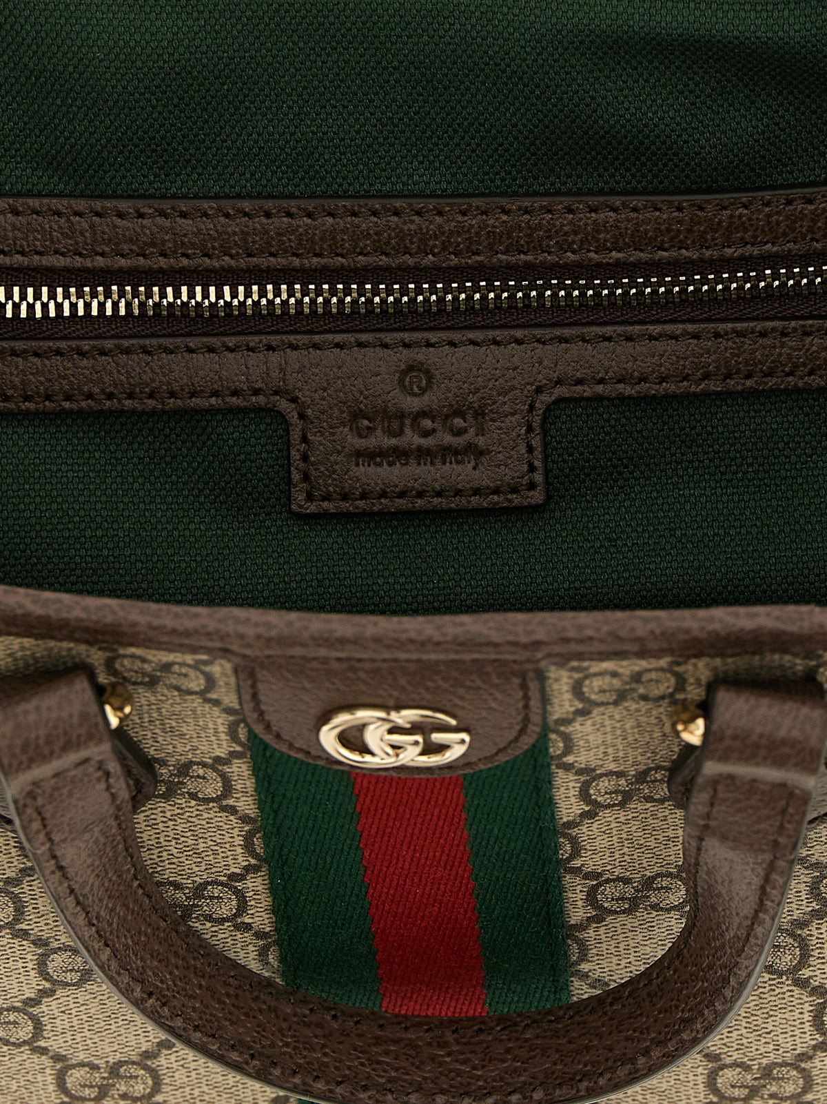 Gucci axelremsväska i flerfärgad polyeten
