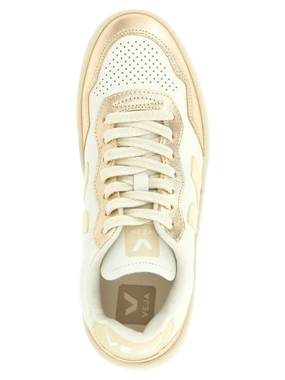 V-90 Sneakers